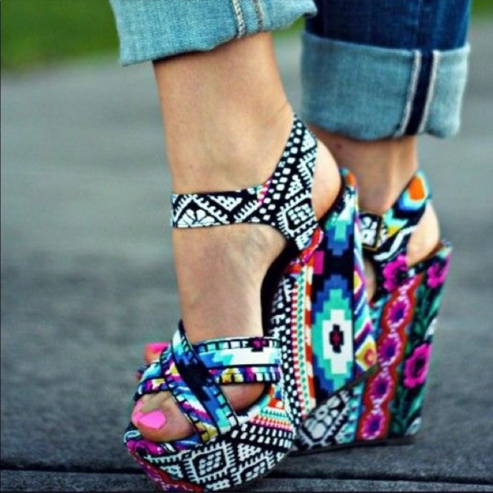 Steve Madden Winonna Multicolor Wedge Sandals